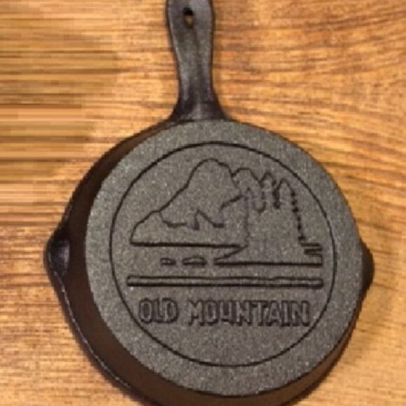 Four Old Mountain Cast Iron Spoon Rest Mini-Skillet 4 1/2" wide Four 0166-10137 - Picture 8 of 16